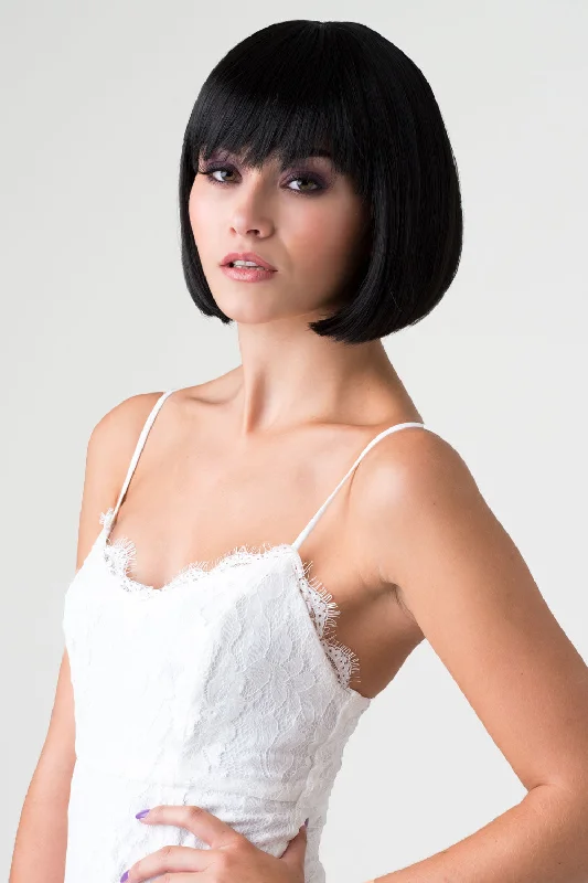 Heat - resistant short wig for easy styling with hot tools Short black bob wig: Josie