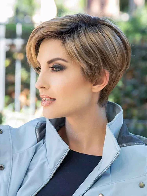 Short wig with a curly texture for a playful and youthful vibe Amy wig - Envy Collection