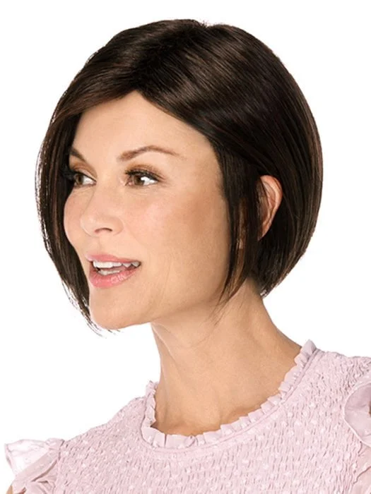 Short wig with a side - swept bang for a sophisticated and flattering style Maisie | Synthetic Wig (Basic Cap) Short wig with a side - swept bang for a sophisticated and flattering style Maisie | Synthetic Wig (Basic Cap)